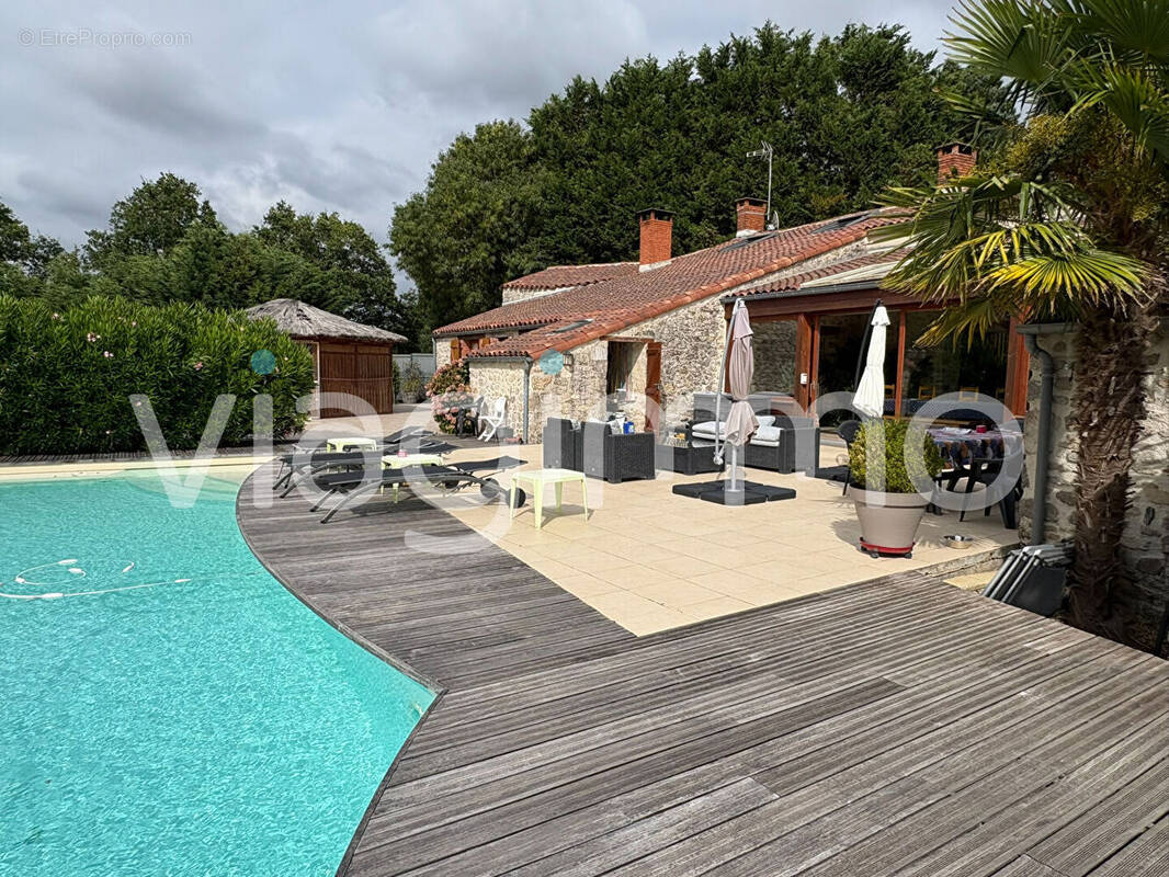 Maison à AIZENAY