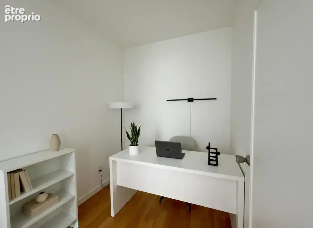 T3 entièrement rénové avec balcon, cave et parking - photo 6