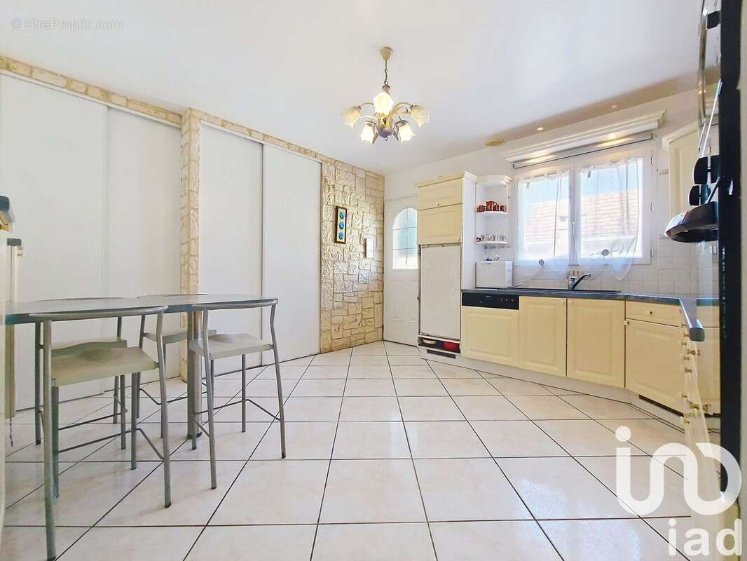 Photo 3 - Maison à GRETZ-ARMAINVILLIERS