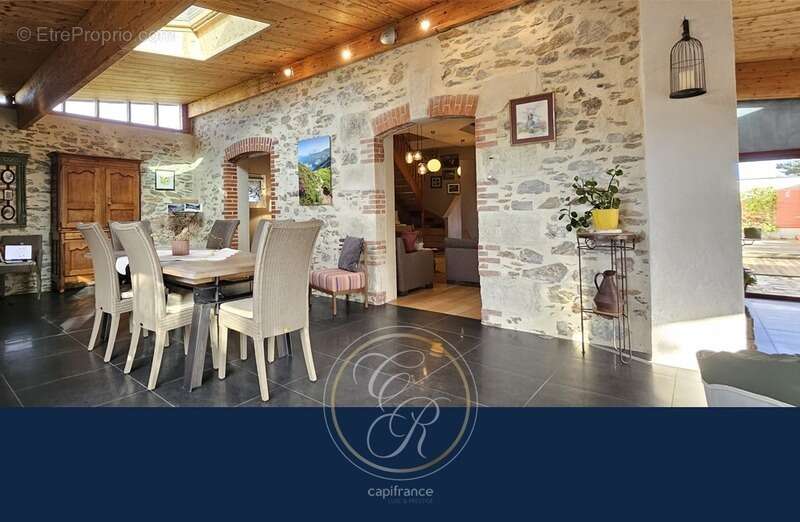 Maison à BEAULIEU-SUR-LAYON