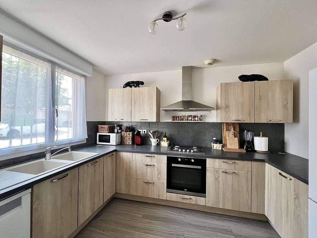 Maison 80 m² à Pont-De-Cheruy  - photo 4