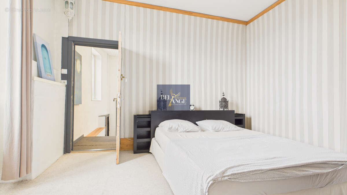 Maison à VILLENEUVE-DE-BERG