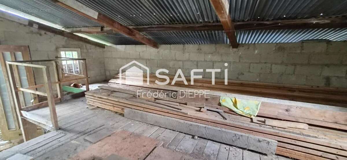 Appartement 150 m² à Belleu  - photo 8