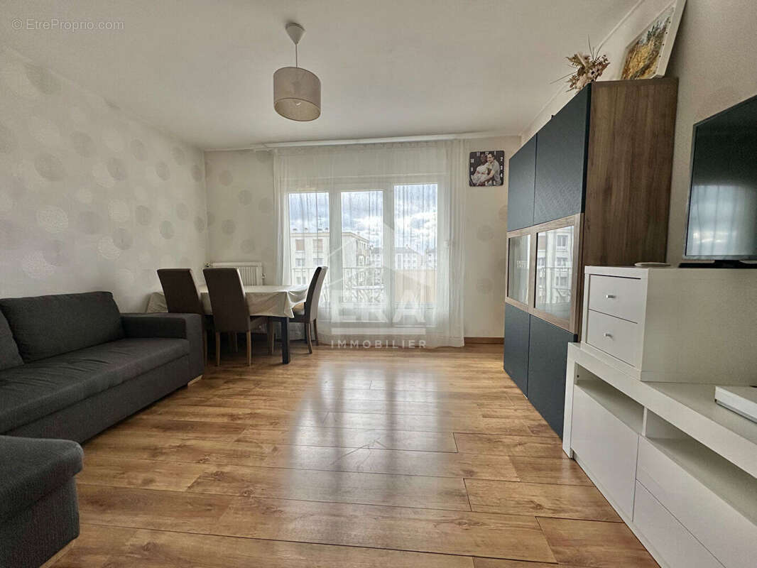 Appartement à HOUILLES