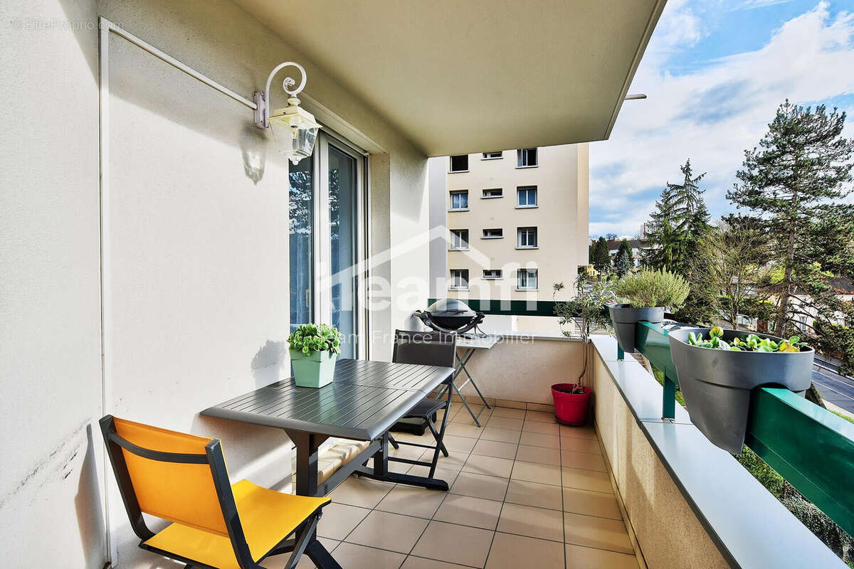 Appartement à LYON-9E
