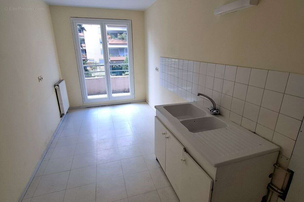 T3 de 68,05 m² à Villeurbanne au prix de vente de 200 000 € - photo 2