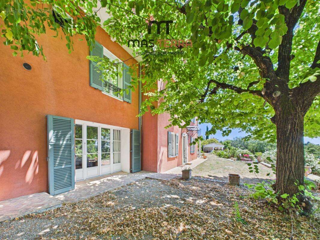 Maison 247 m² à Chateauneuf-Grasse  - photo 3