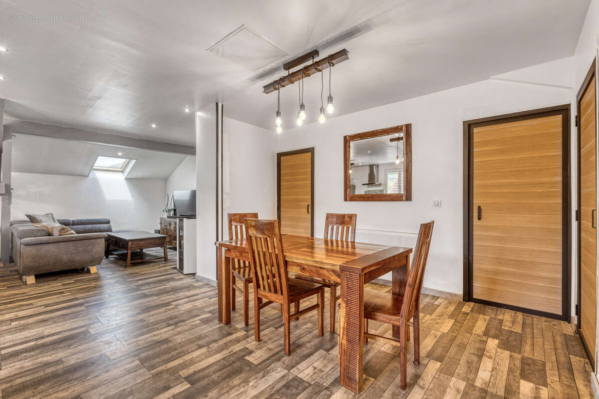 Appartement à VALLIERES