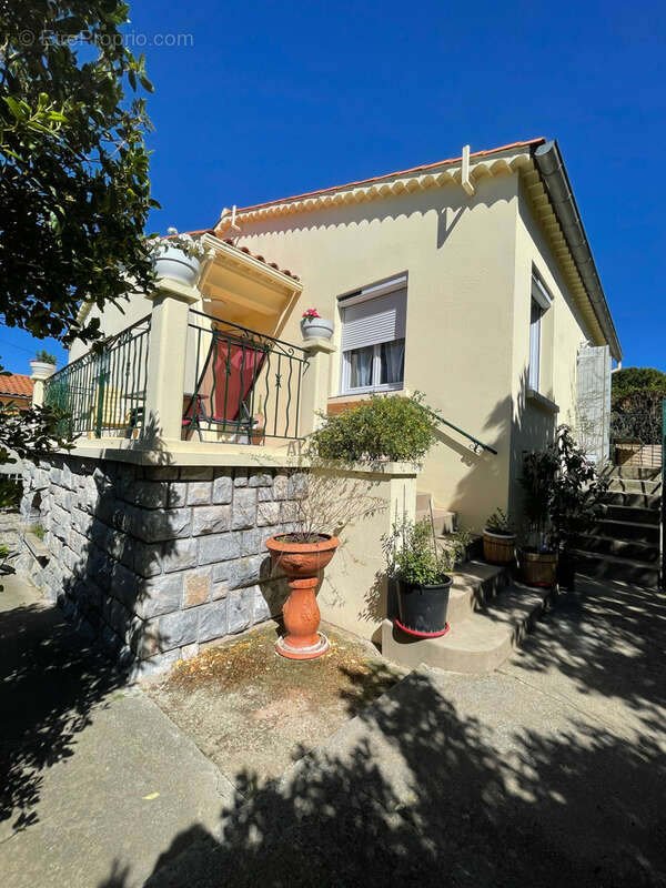 Maison à DOUZENS