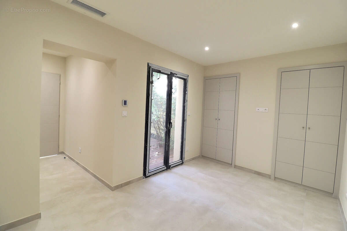 Maison à GALLARGUES-LE-MONTUEUX