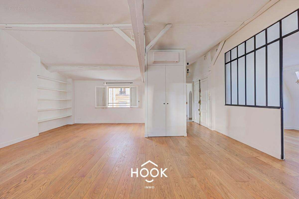 Appartement à PARIS-8E