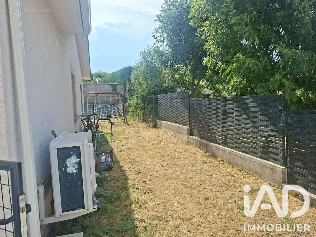 Maison 98 m² à Peaugres  - photo 4