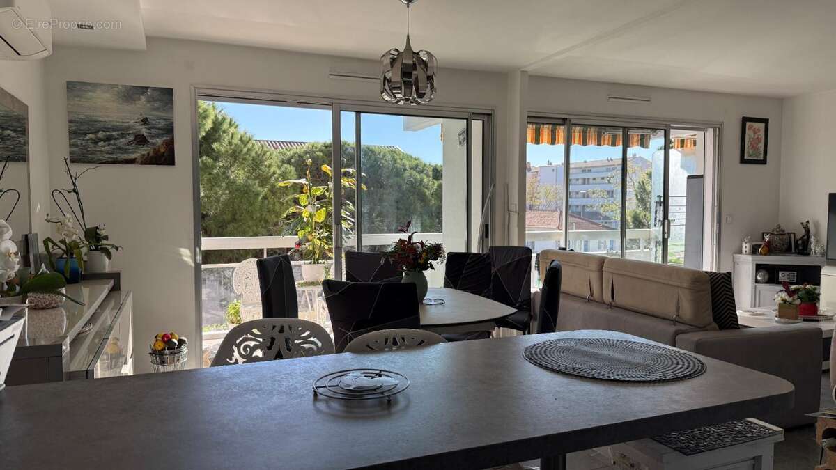Appartement à vendre 2, 3 pièces FREJUS PLAGE (83) - photo 5