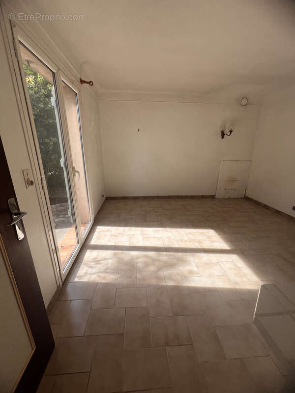 Maison à LE MUY
