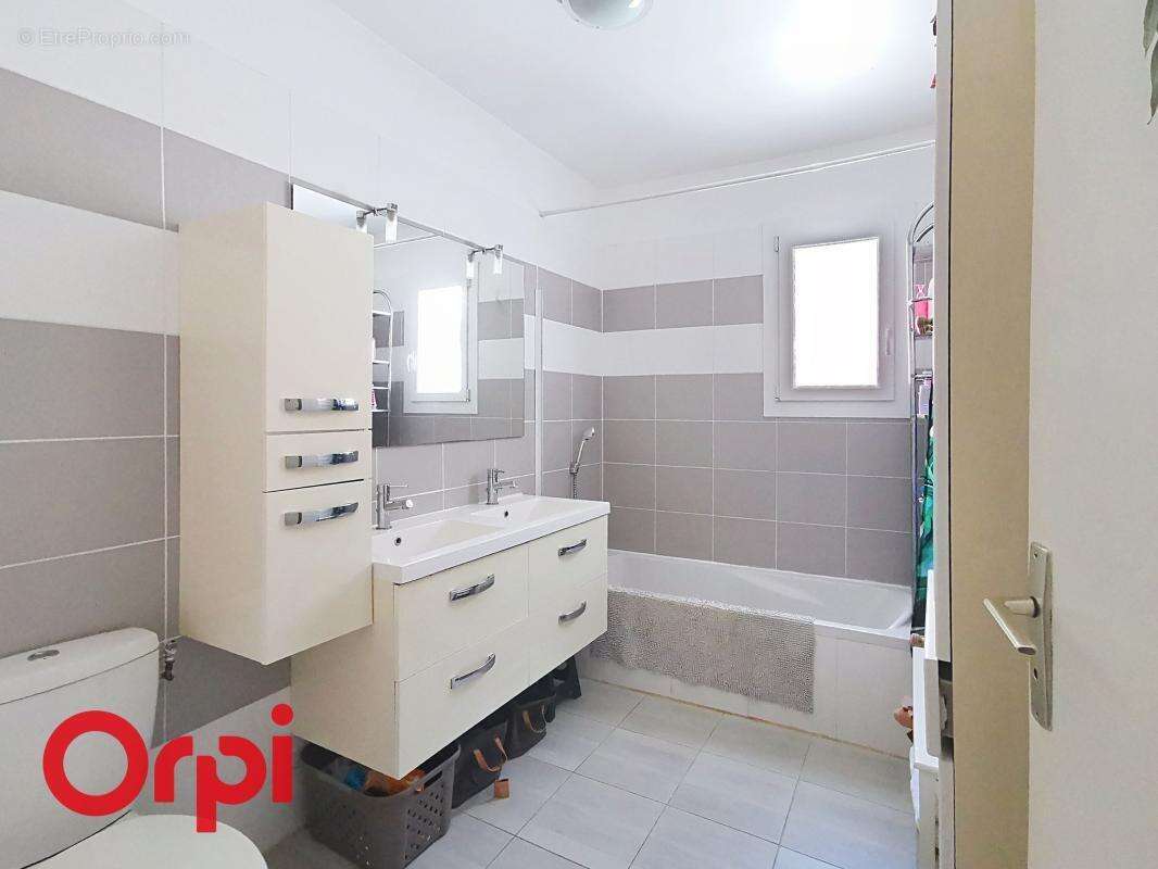 La Madrague - Saint Cyr sur mer - Maison À Vendre avec T2 - Plage à pied - Terrasses - photo 10