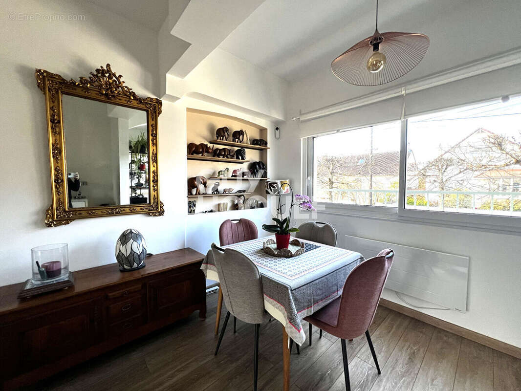 Maison à CHAMPS-SUR-MARNE