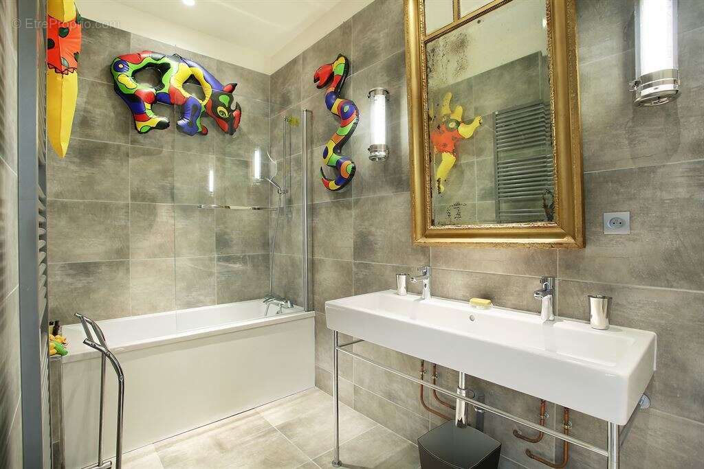 Appartement à PARIS-20E