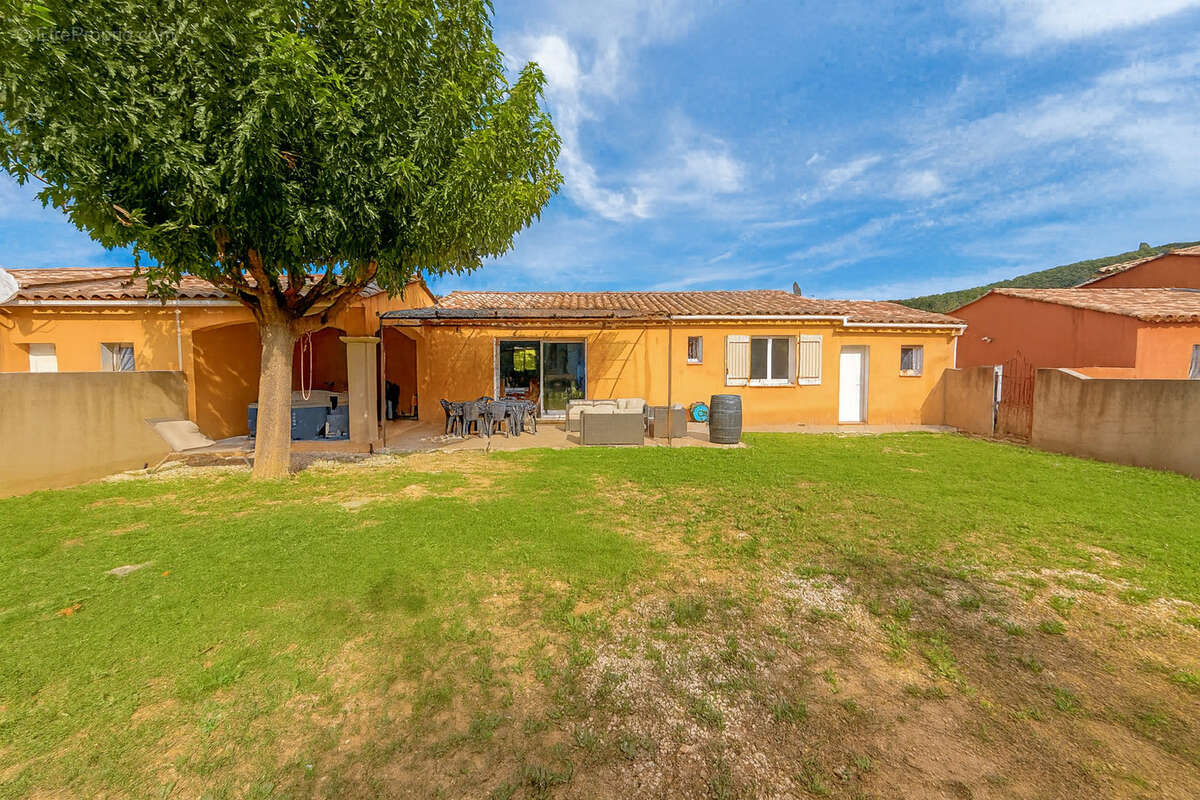 Maison à SOLLIES-TOUCAS