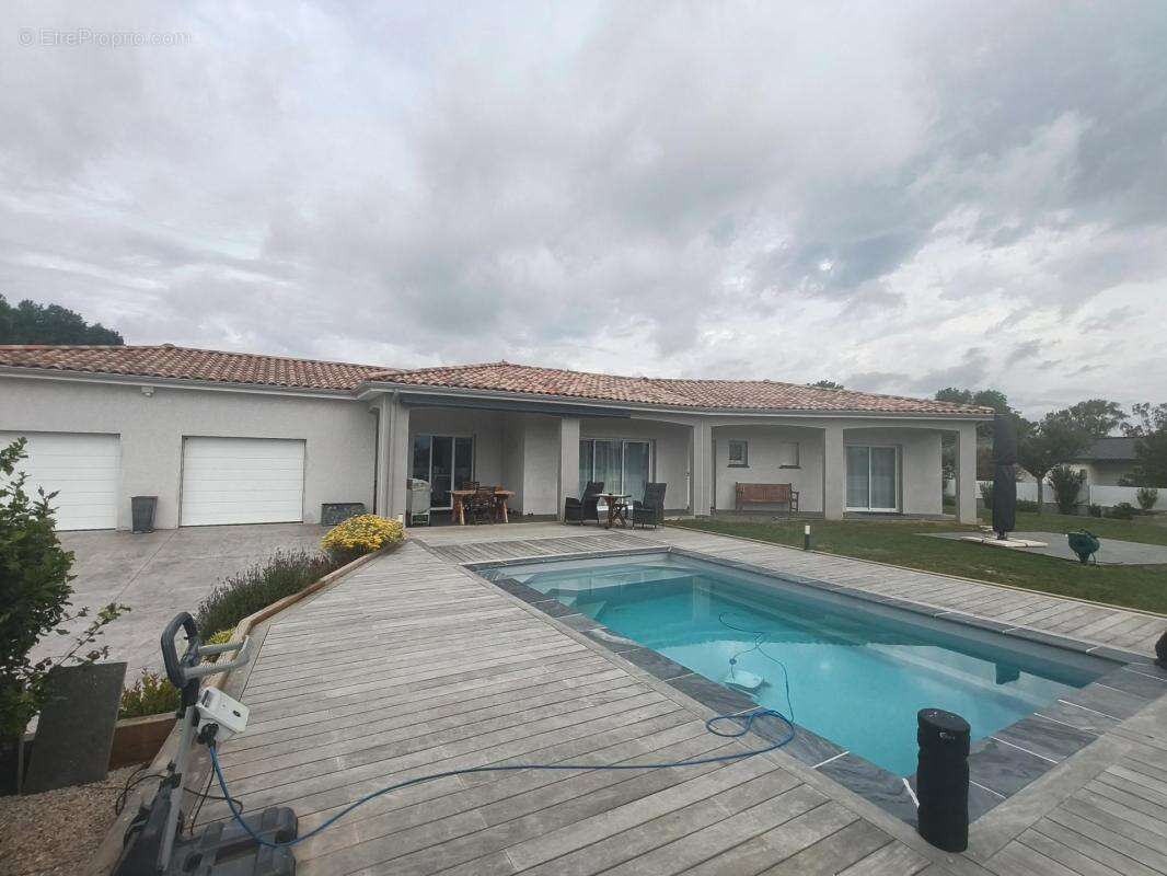 Muret , villa T4 de 124,84m² sur une parcelle de 1159m²avec piscine et double garage - photo 2