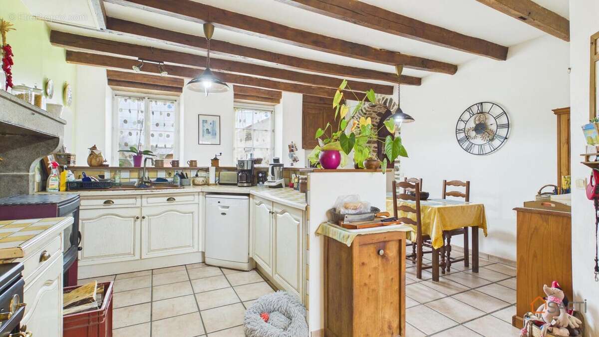 Photo 3 - Maison à BUSSIERE-POITEVINE