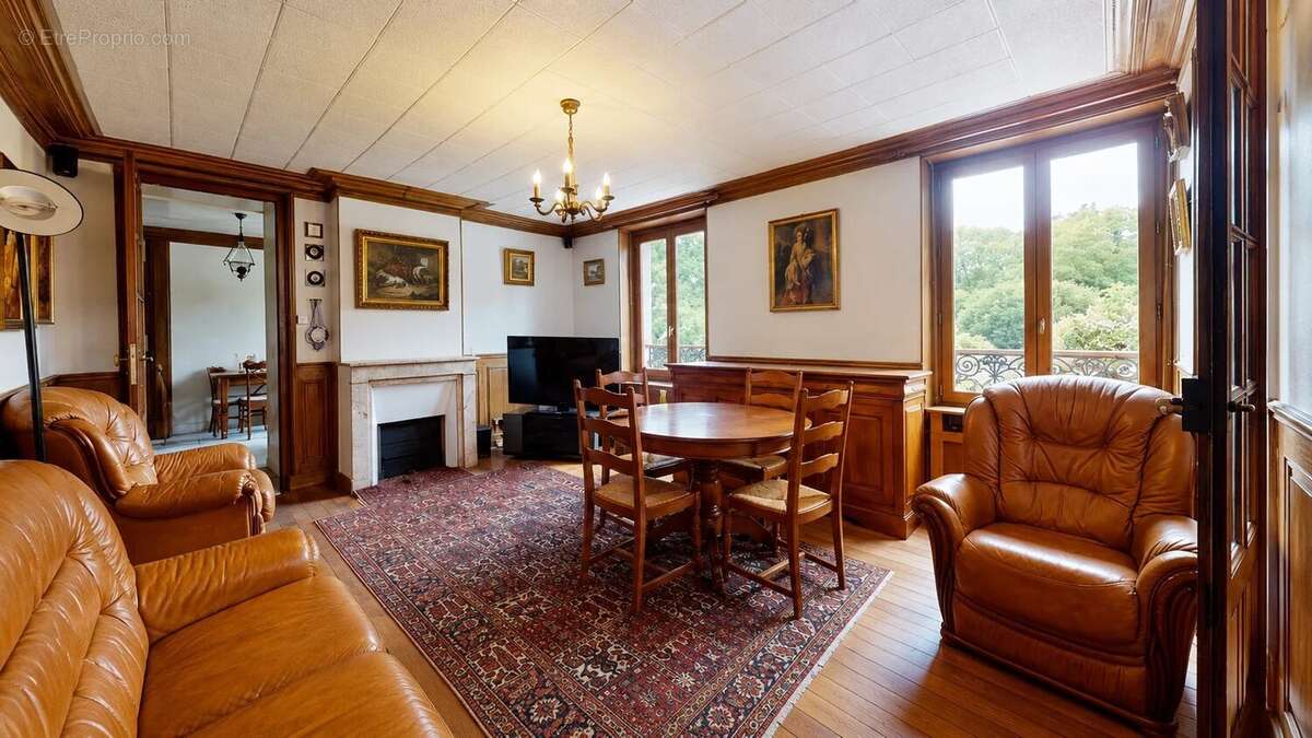 Maison à COUBRON