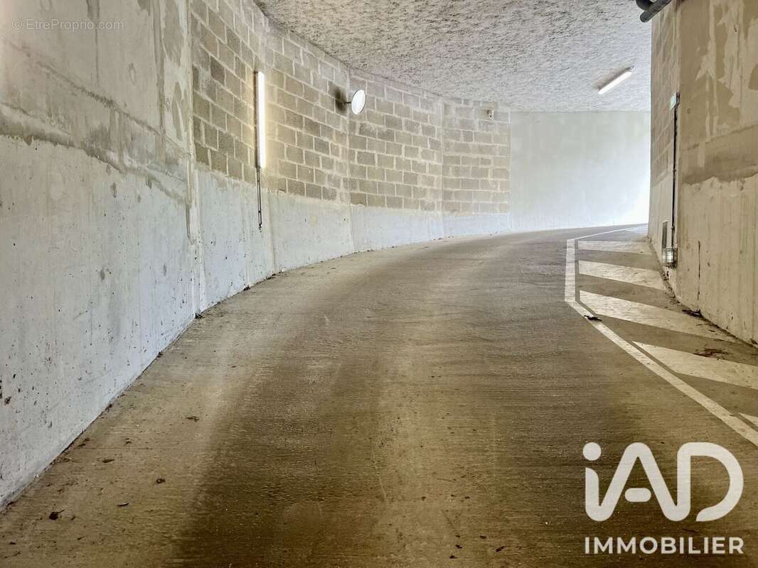 Parking 25 m² à La Rochelle  - photo 2