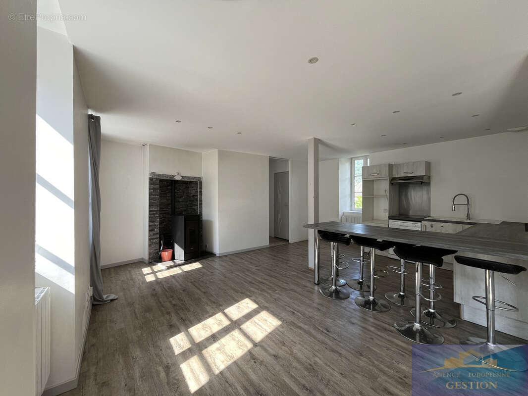 Immeuble de caractère au cœur de la Vallée des Gaves   Habitation principale et investissement locatif réunis - photo 3