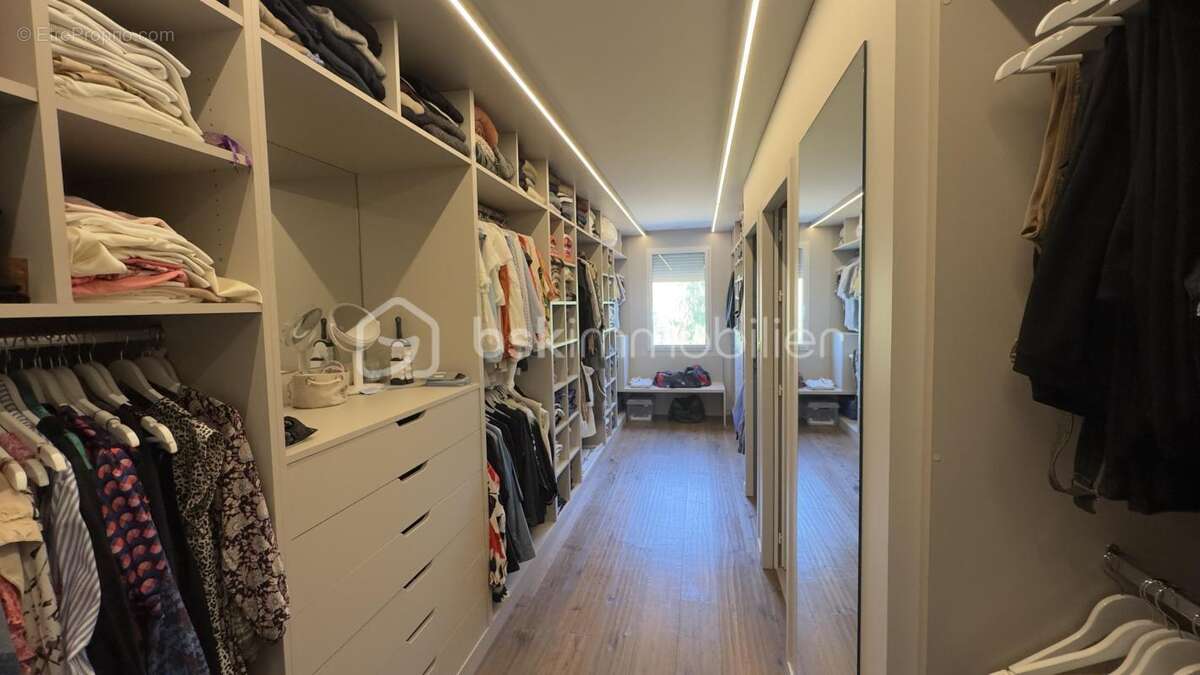 Maison 320 m² à Mortagne-Sur-Sevre  - photo 8