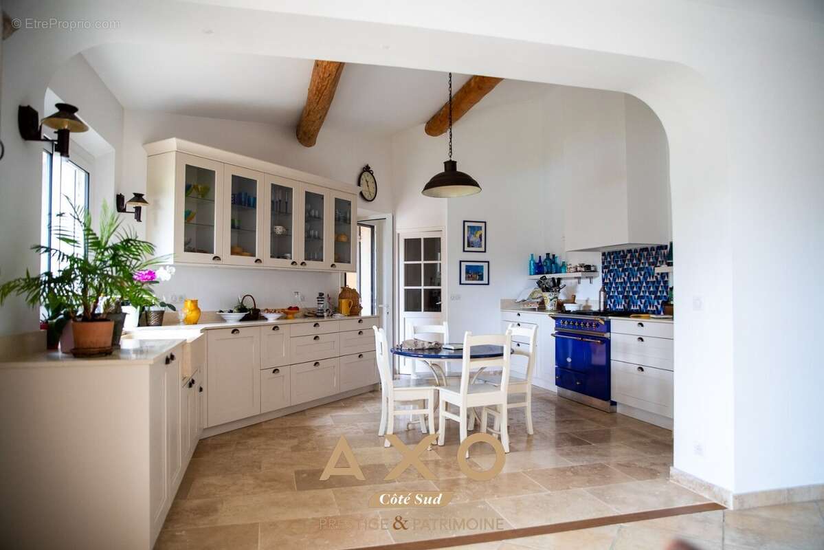 Maison à MEYRARGUES