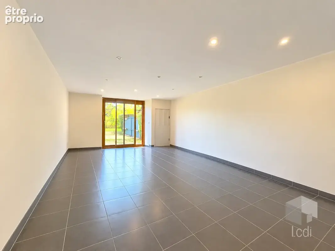 LORIOL-SUR-DRÔME - Maison de campagne 124 m2 avec piscine et dépendances - photo 11