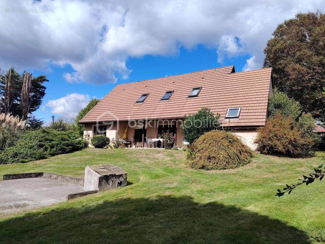 Maison à SERRES-CASTET