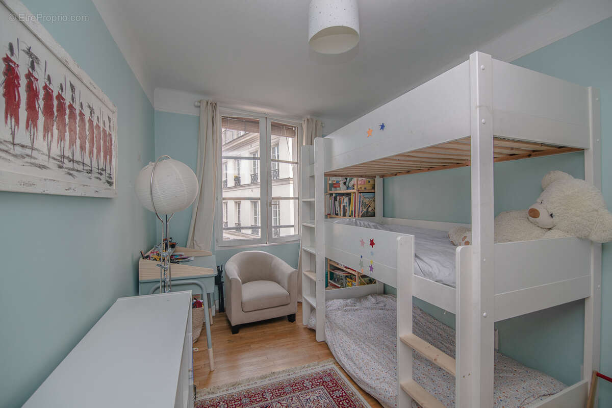 Appartement à PARIS-2E