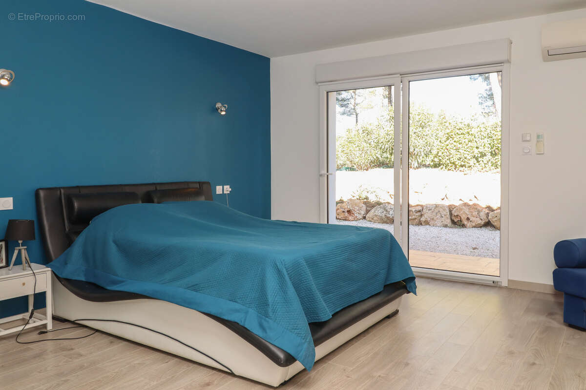 Maison à BAGNOLS-EN-FORET