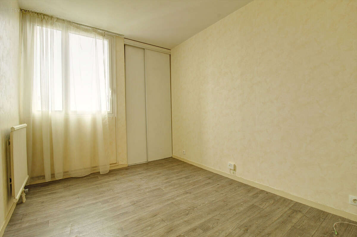 Appartement à SARTROUVILLE