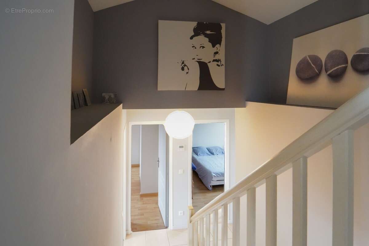 Dpt Haute Garonne (31), à vendre  maison P7 de 183 m² - Terrain de 1 816,00 m² - photo 8