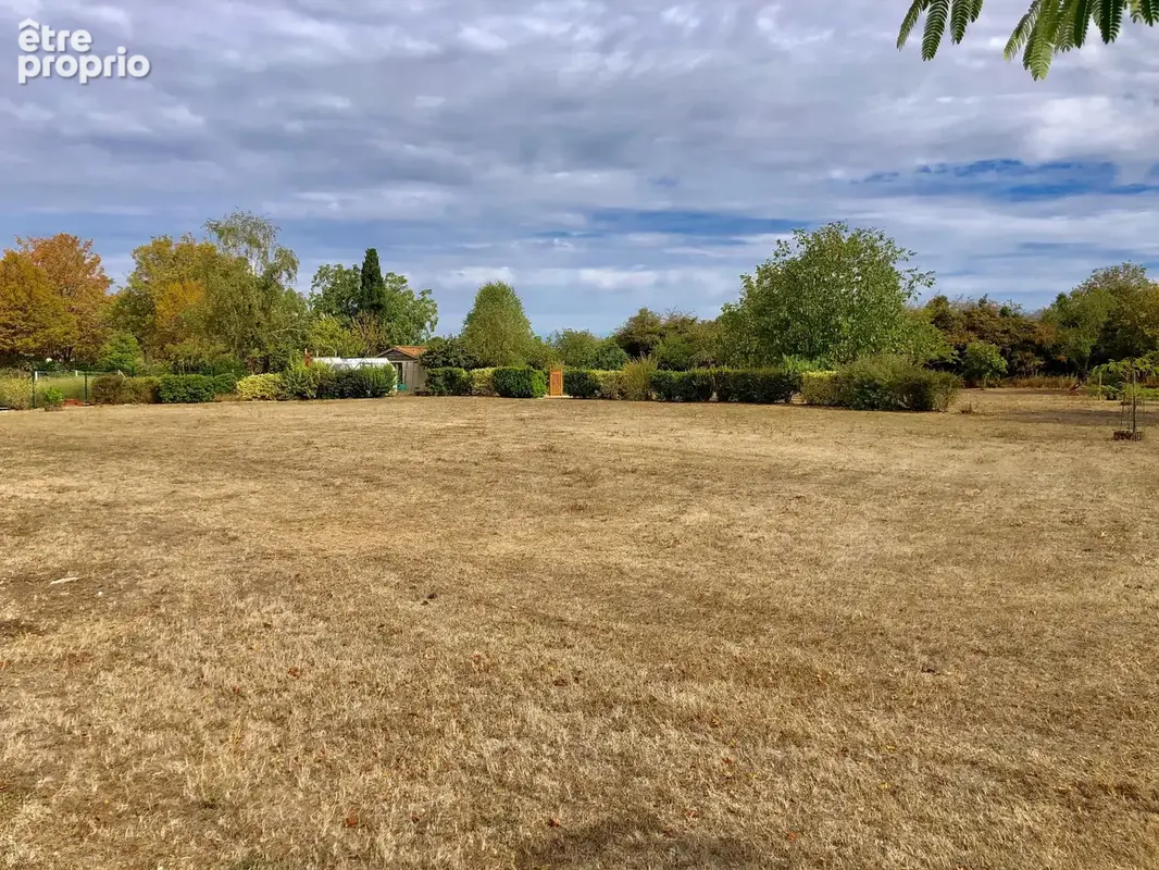 Exceptionnelle maison de campagne avec piscine et terrain de 6000 m². - photo 13