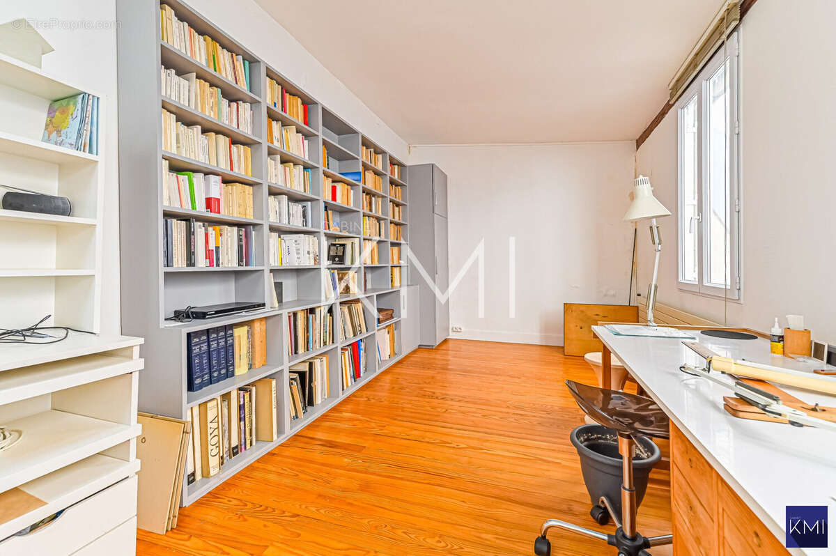 Appartement à PARIS-18E