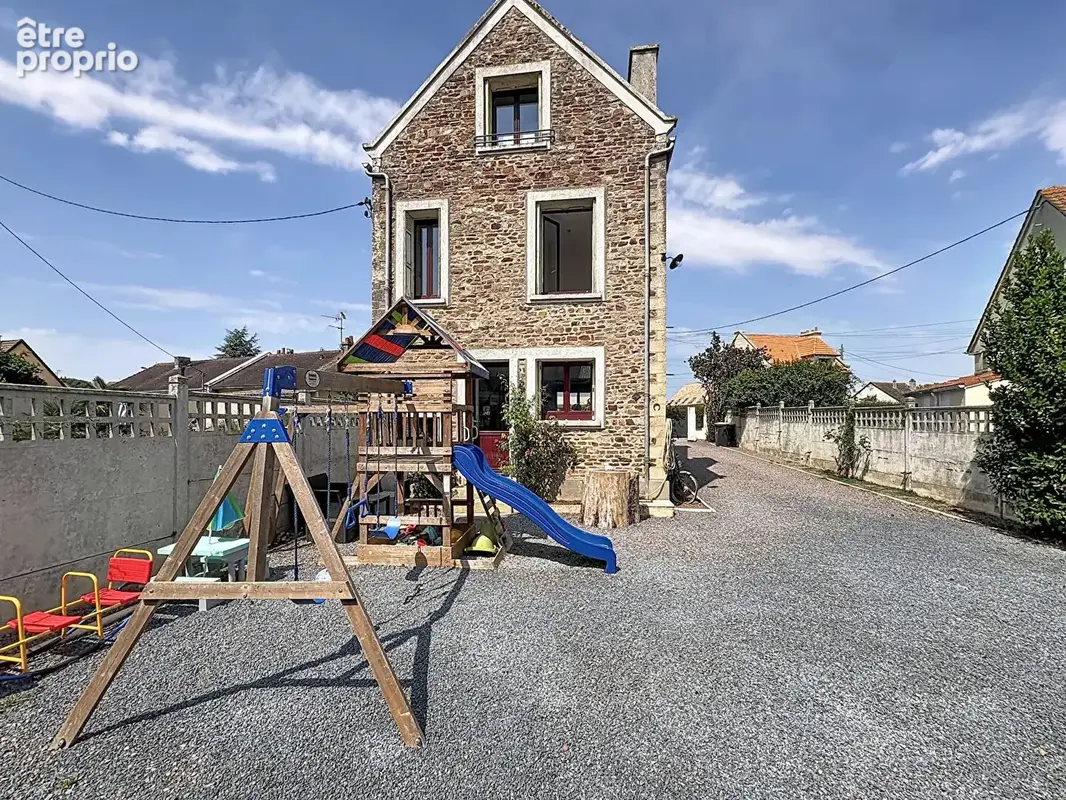 Maison à MAY-SUR-ORNE