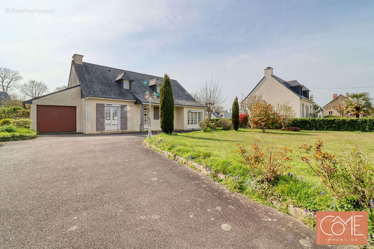 Maison à MONTREUIL-SUR-ILLE