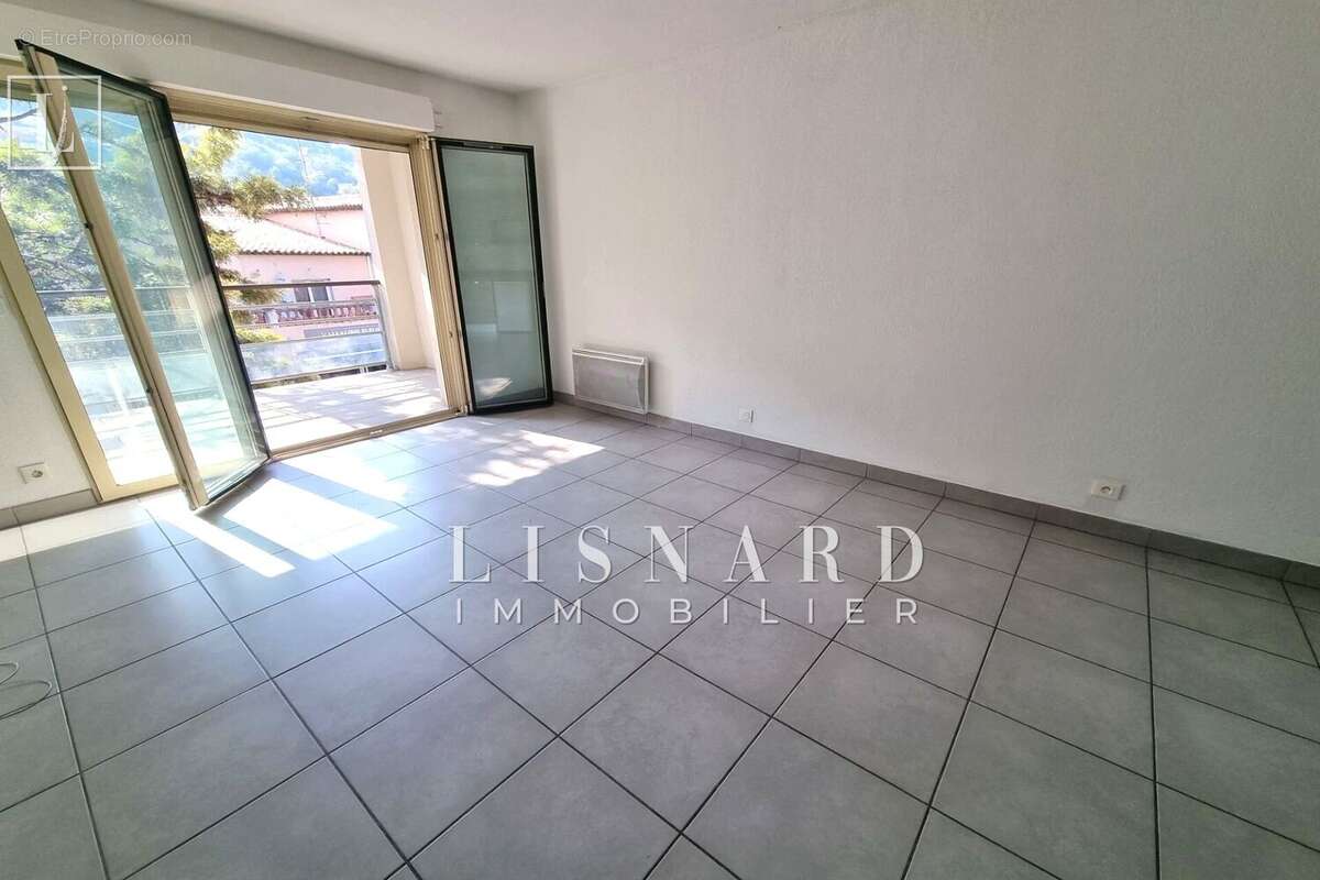 Appartement à VALLAURIS