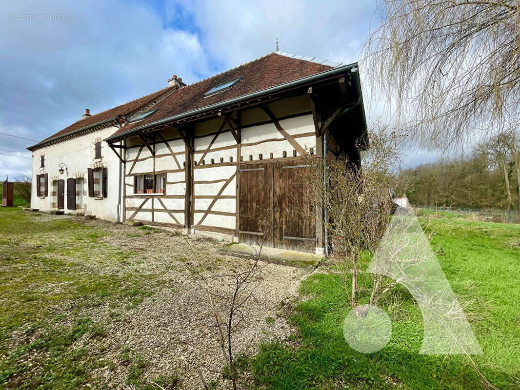Maison Fays-la-Chapelle - 190 m² 4 chambres Terrain 2885m2 - photo 15