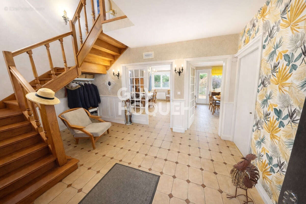 Maison à BONNINGUES-LES-ARDRES