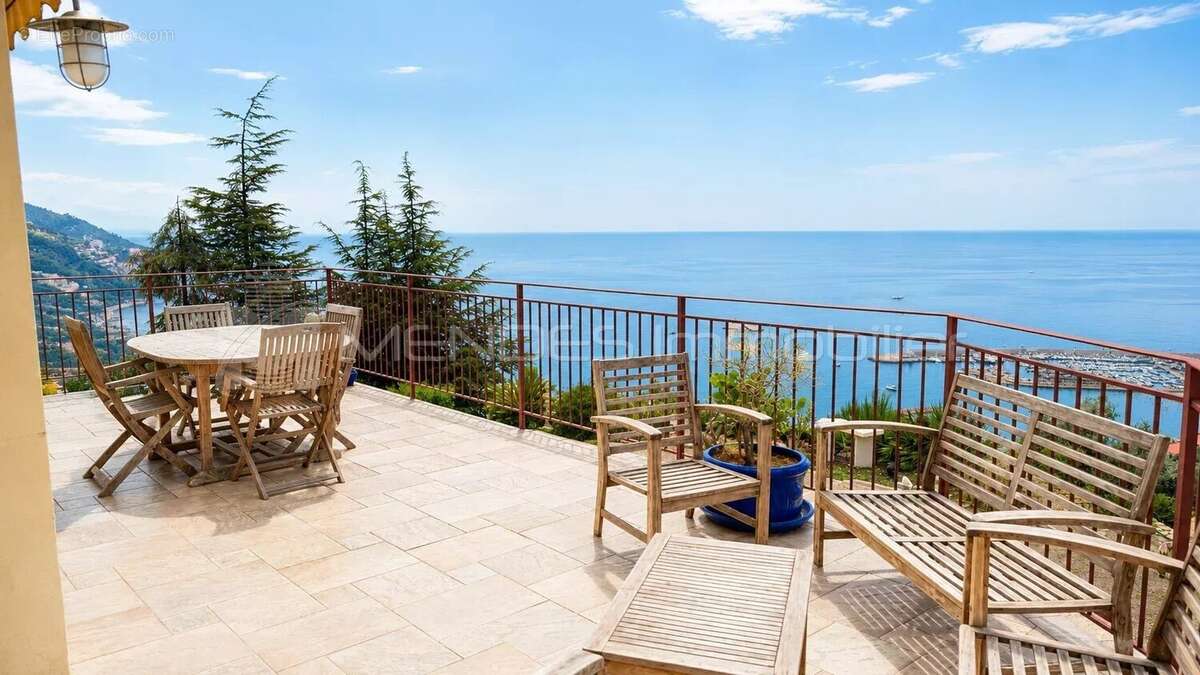 Vue spectaculaire villa avec piscine a menton - photo 2
