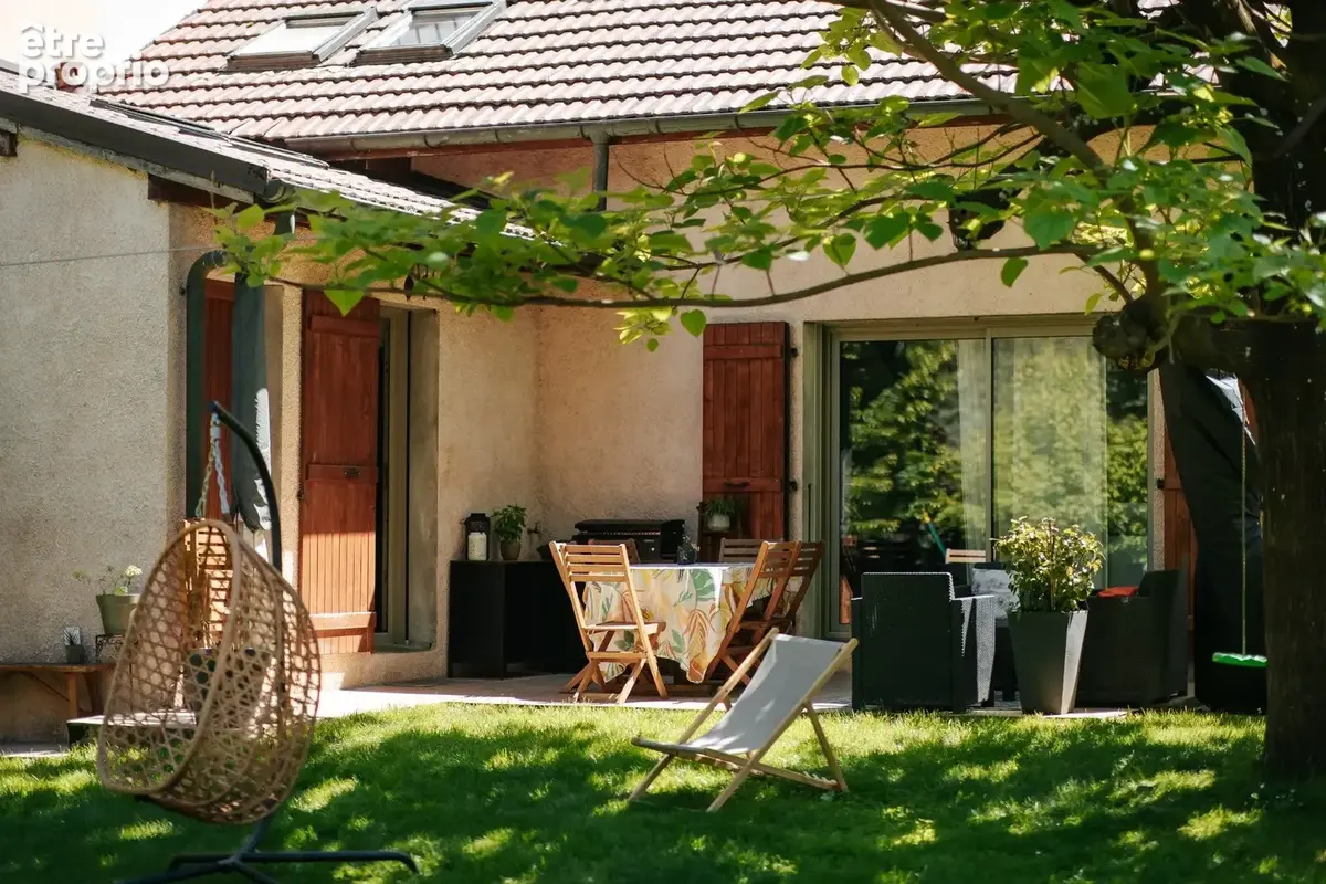 Maison 162 m² à Bourdeau  - photo 2