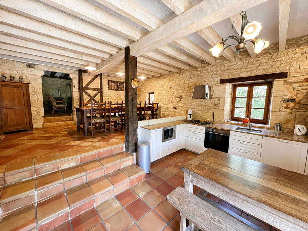 Hameau en pierre de caractère du XVI siècle - Visite virtuelle - photo 2