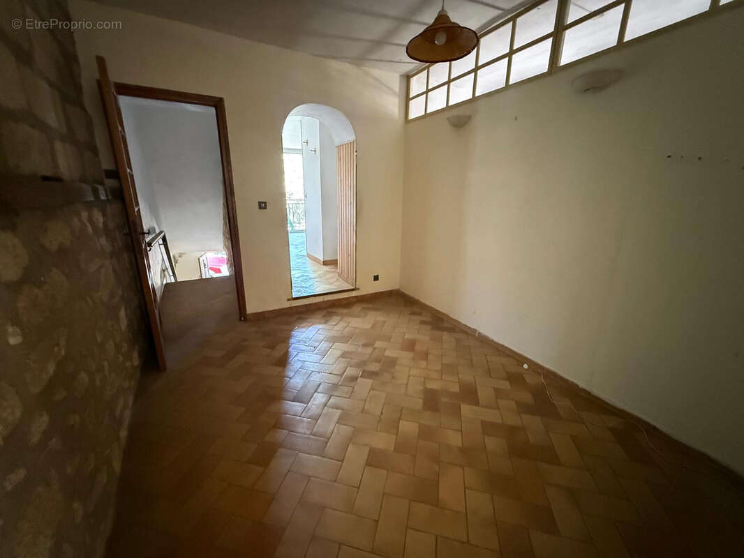 Maison à MONTAGNAC