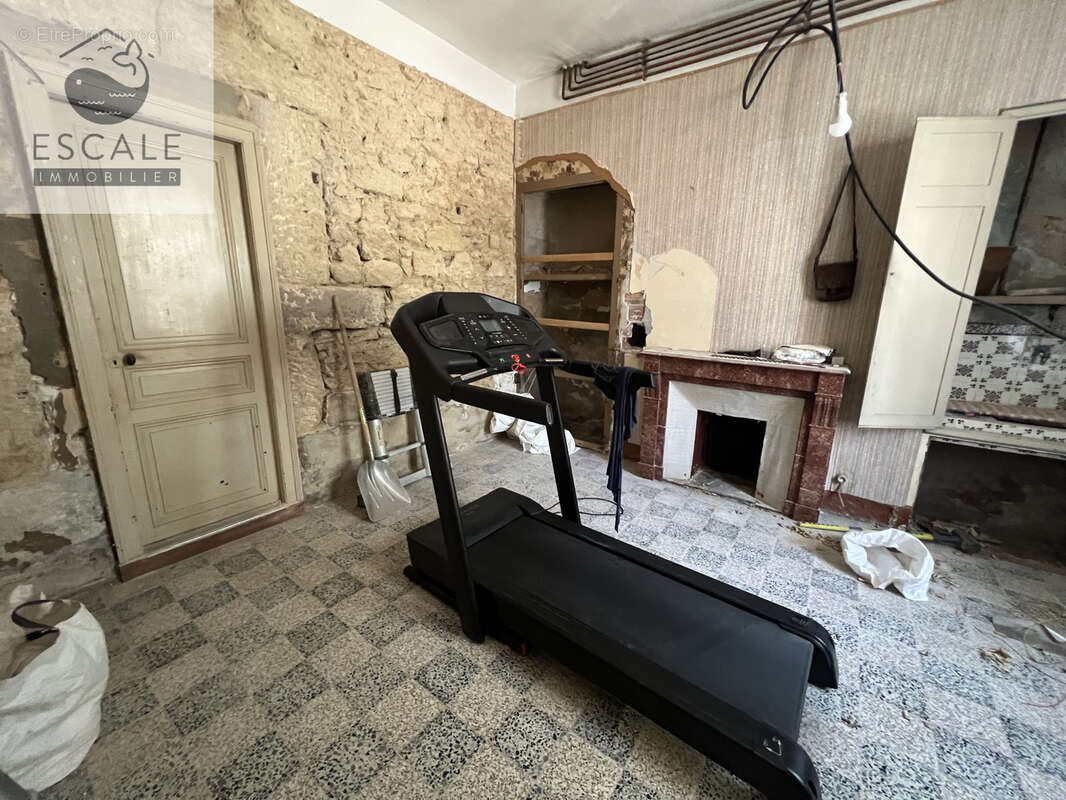 Vente maison vigneronne t5 en r+1 + garage a poussan - photo 25