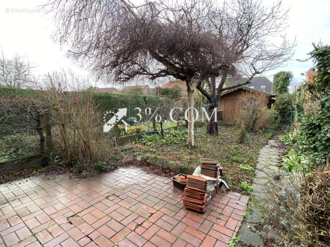 Maison à LA CHAPELLE-D'ARMENTIERES