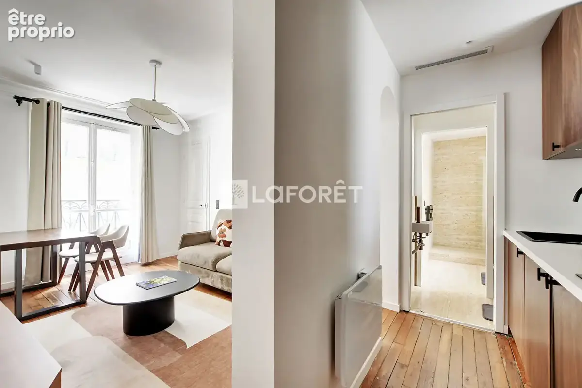 Superbe 2 pièces de 42 m² entièrement rénové, au pied du métro Vaugirard, immeuble ancien ! - photo 10