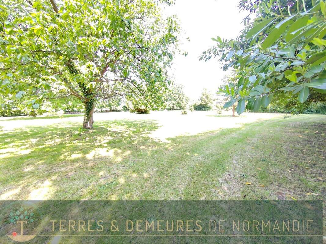 Vallée de Seine, village typique normand, propriété de caractère, au calme, jardin arboré. - photo 15
